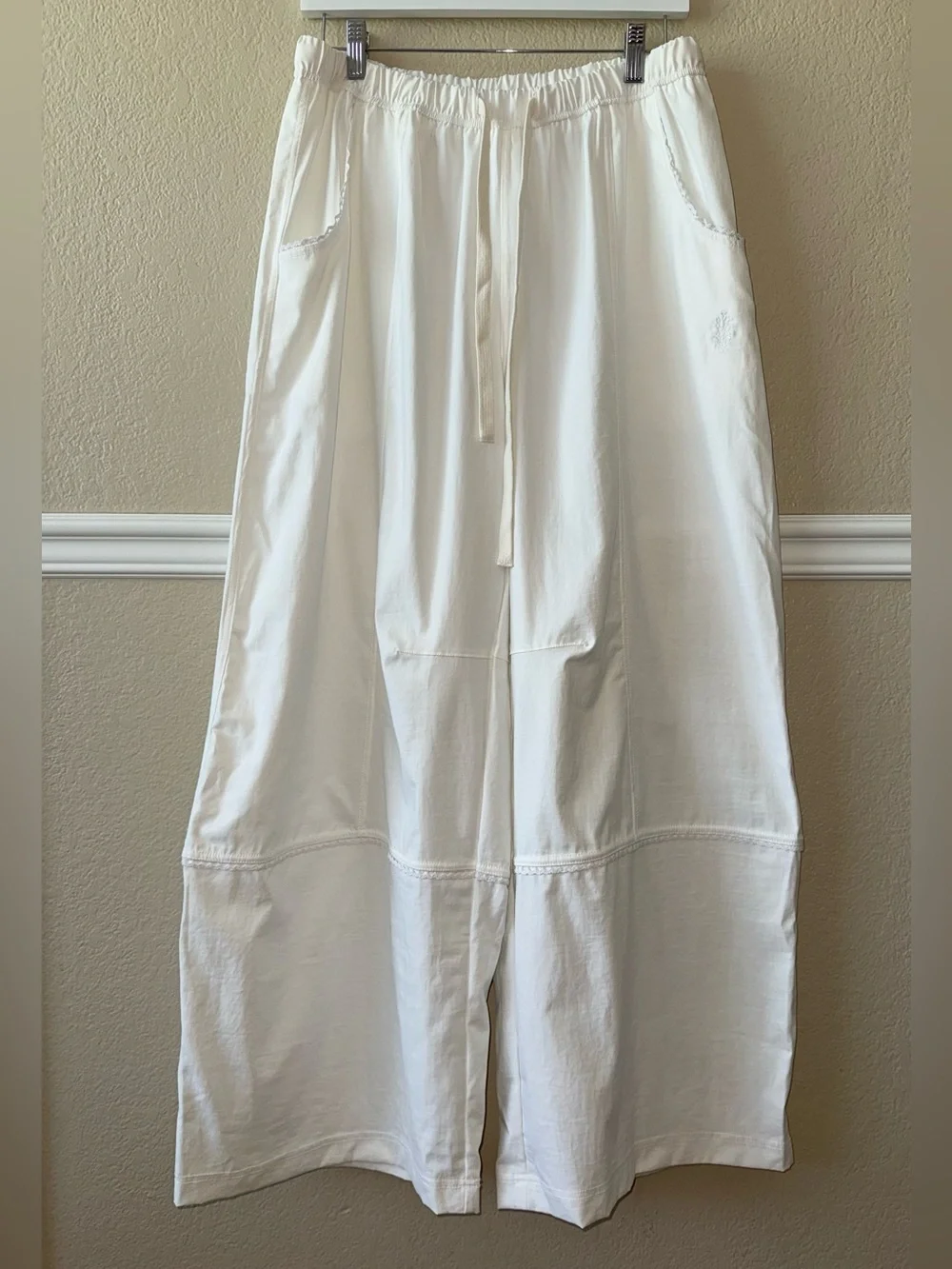 LIKE NEW Free People Movement Wish It Wide Leg Pant White Elastic Waist Medium - Picture 1 of 14